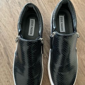 Steve Madden slides with zippers